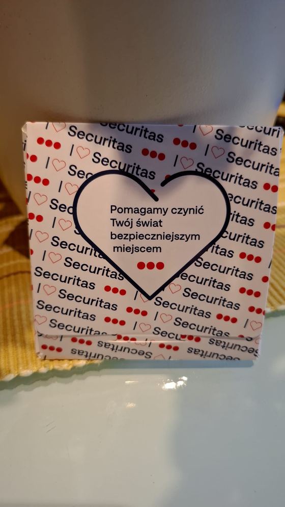 Plastry w firmowym pudełku — Securitas